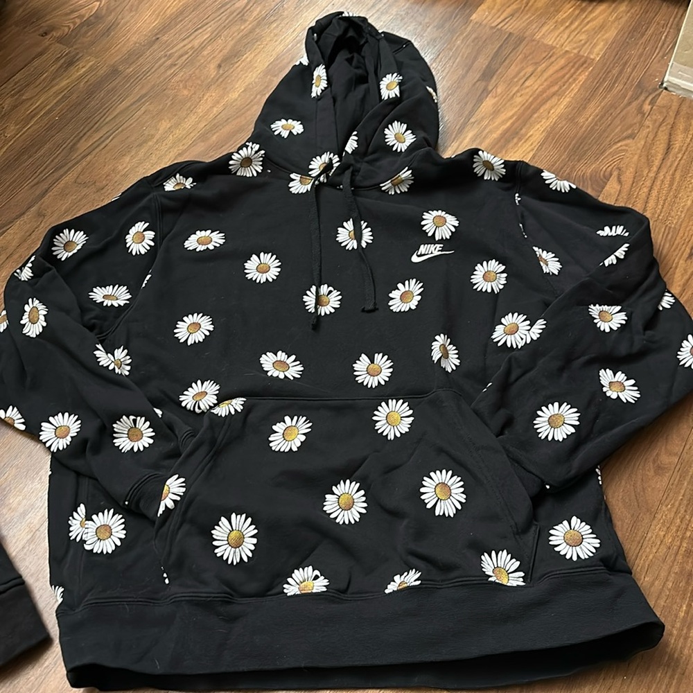NWOT Nike Sweatshirt